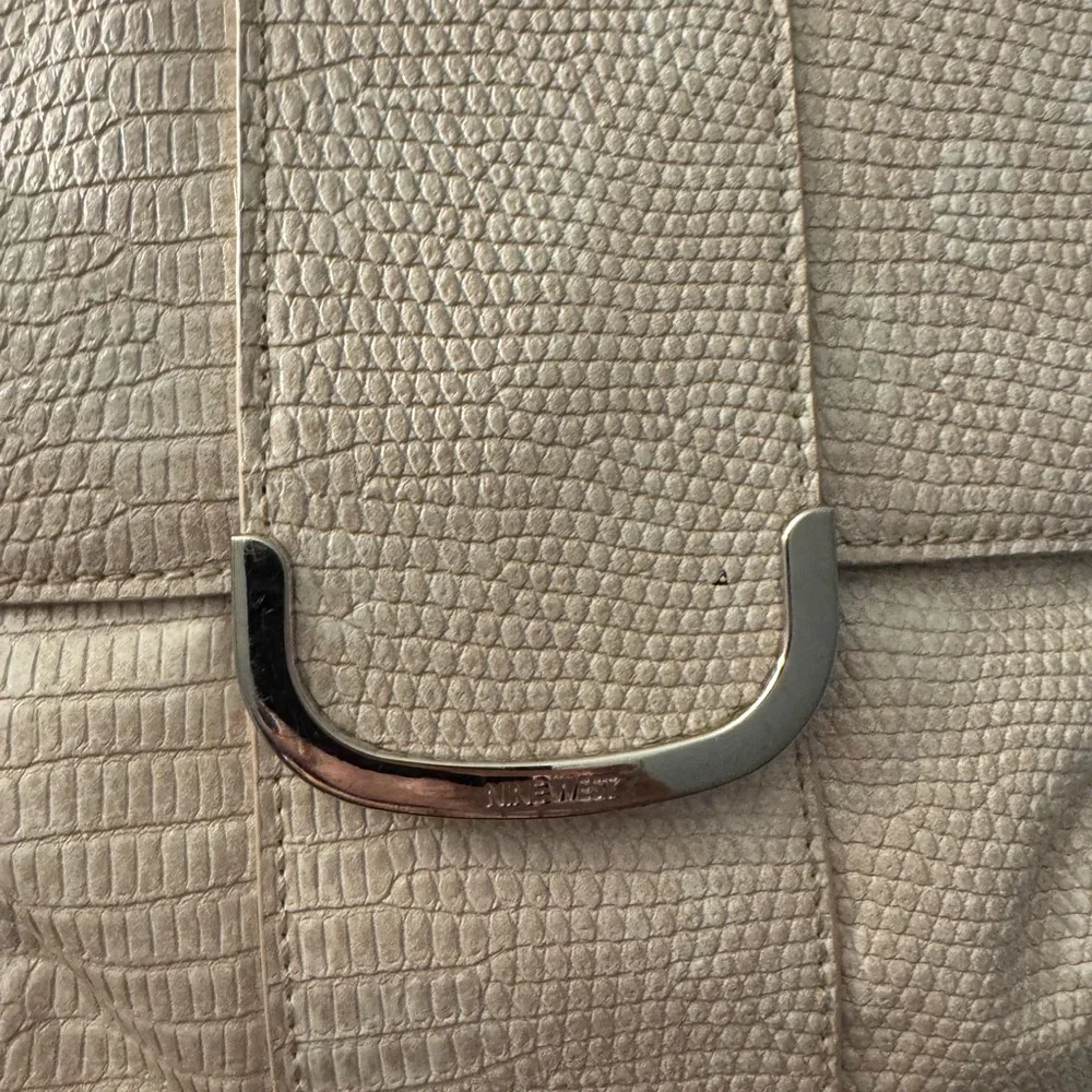 Nine West Elegant Cream Shoulder Bag - Picture 3 of 6